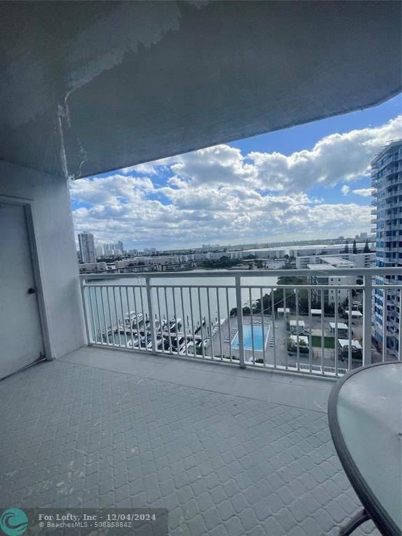 North Miami Beach, FL 33160,18071 Biscayne Blvd  #1201