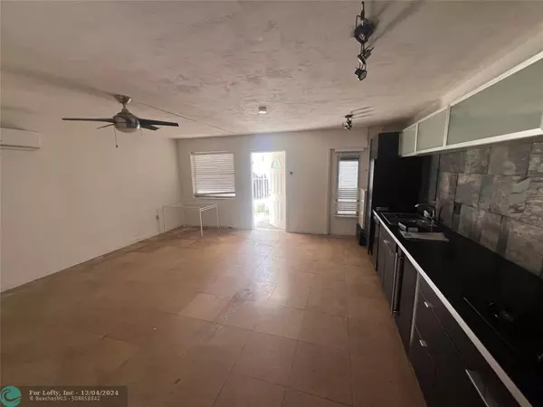 Miami Beach, FL 33139,919 Michigan Ave  #3