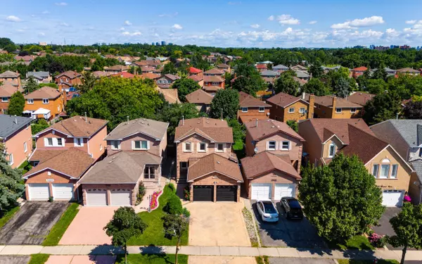 Mississauga, ON L5L 5E9,3335 Dovetail Mews