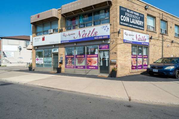 1373 Weston RD, Toronto W04, ON M6M 4S1