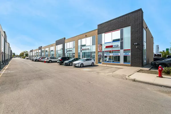 Mississauga, ON L4Y 0G4,1215 queensway WAY E #53