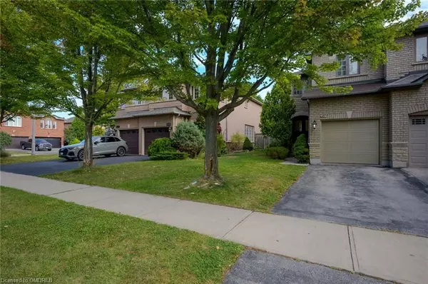 Oakville, ON L6M 3X2,2189 Shorncliffe BLVD