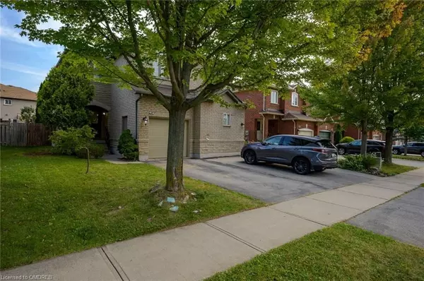 Oakville, ON L6M 3X2,2189 Shorncliffe BLVD