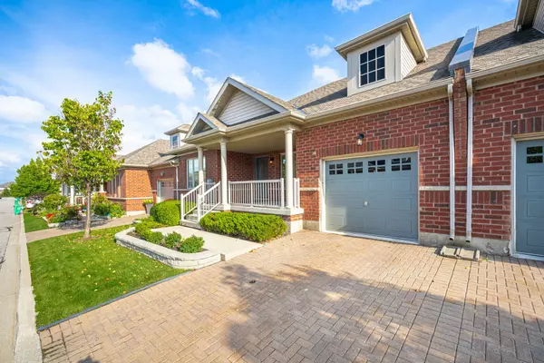 Brampton, ON L6R 3P2,17 Lacorra WAY #43