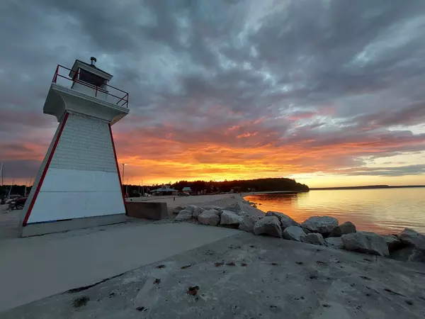 Northern Bruce Peninsula, ON N0H 1W0,31 Isthmus Bay RD E