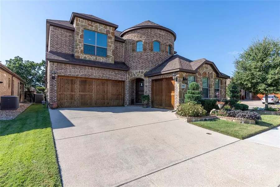 2900 Bella Lago Drive, Denton, TX 76210