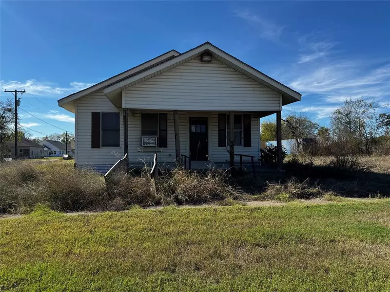 503 N Hopkins Avenue, Emhouse, TX 75110