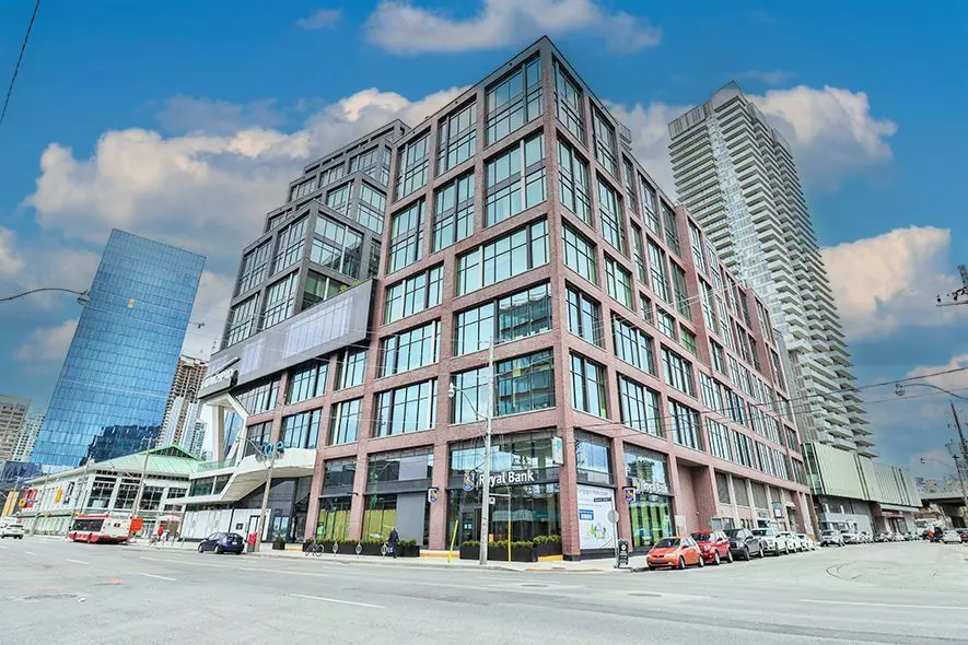 130 Queens Quay N/A E #819, Toronto C01, ON M5A 0P6