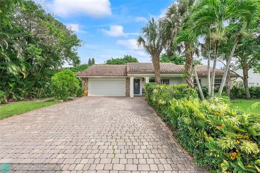 8233 NW 3rd Pl, Coral Springs, FL 33071