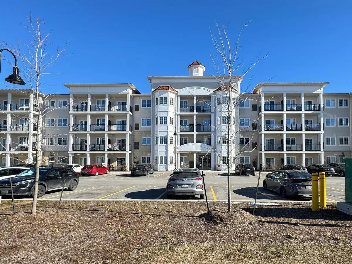 Clarington, ON L1B 0B6,80 Shipway AVE #102