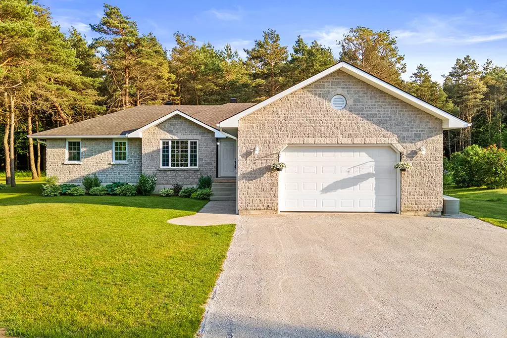 South Bruce Peninsula, ON N0H 1P0,25 PINE TREE DR