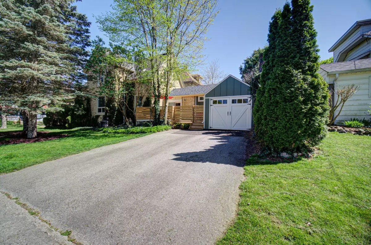 London, ON N6A 3T9,879 Hellmuth AVE