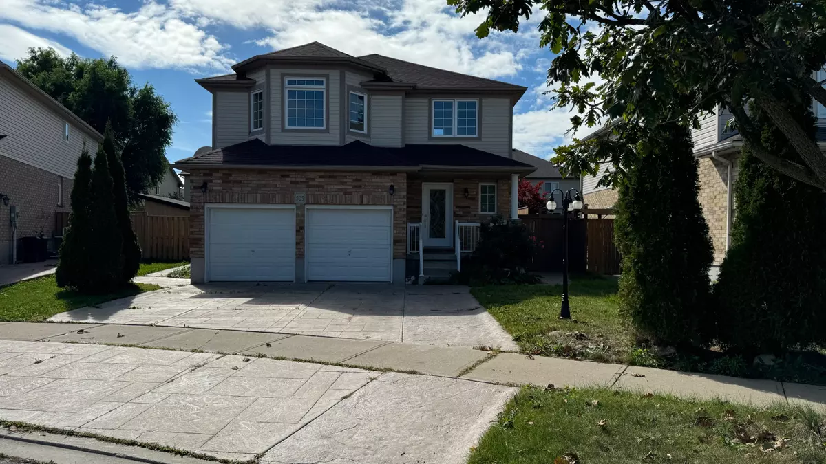 Kitchener, ON N2E 3V6,505 BRIDLEWREATH CT #UPPER