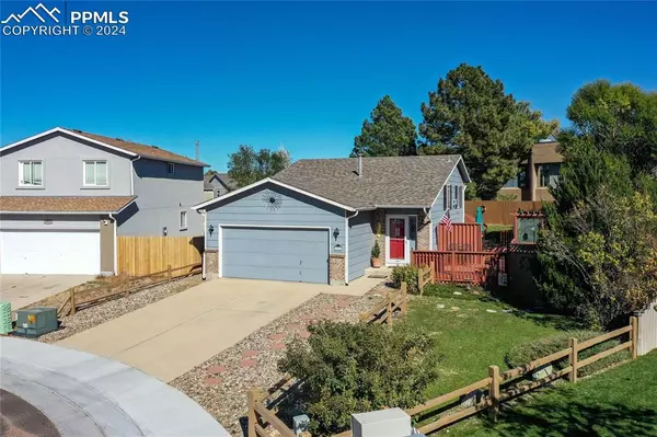 4882 Witches Hollow LN, Colorado Springs, CO 80911