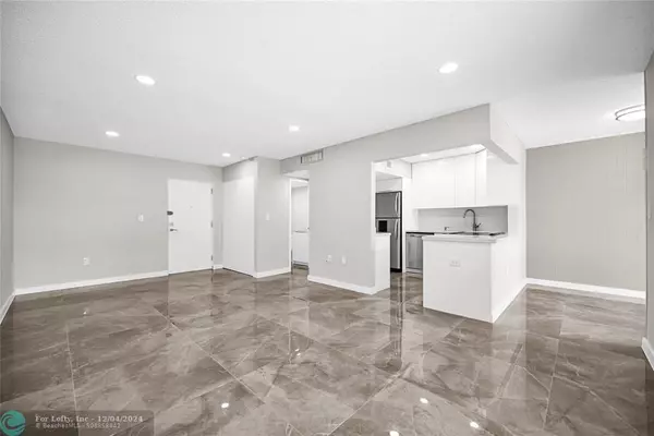 Sunny Isles Beach, FL 33160,17620 Atlantic Blvd  #202