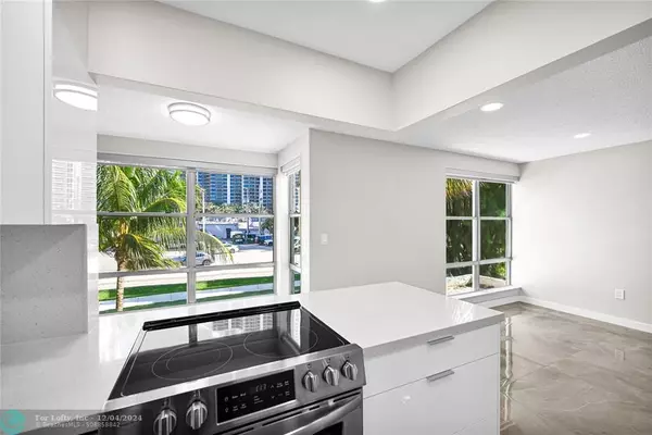 Sunny Isles Beach, FL 33160,17620 Atlantic Blvd  #202