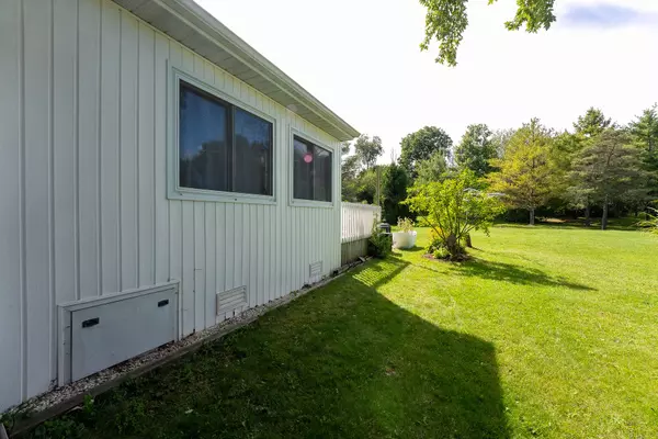 Innisfil, ON L9S 1N3,99 Linden LN