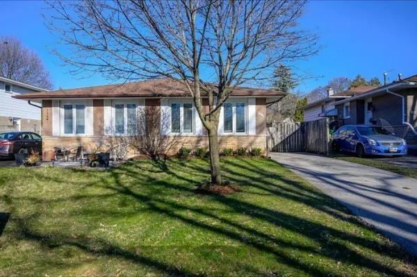 1366 ROYLEN RD #bsmt, Oakville, ON L3R 2P4