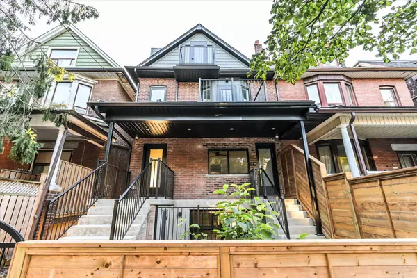 22 Lansdowne AVE #D, Toronto W01, ON M6K 2V8