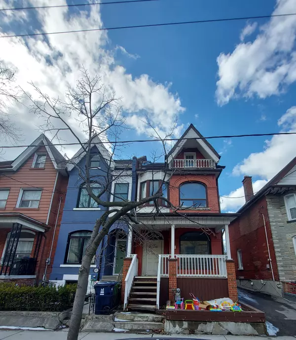 70 Lansdowne AVE, Toronto W01, ON M6K 2V9