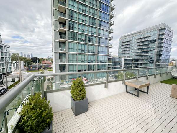 15 Zorra ST #408, Toronto W08, ON M8Z 4Z6