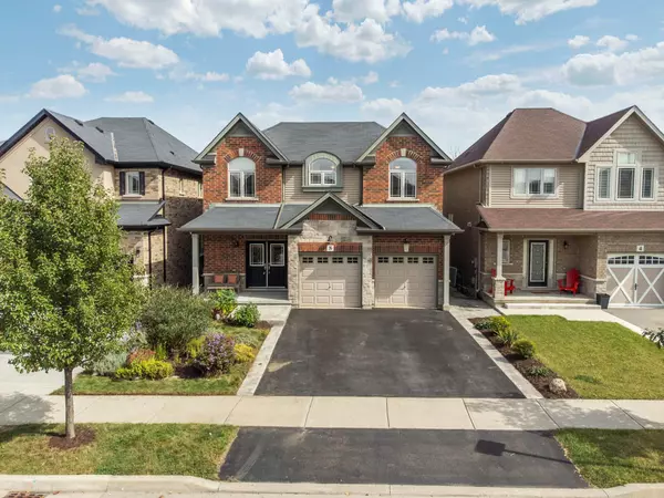 8 Thornbury CT, Hamilton, ON L8J 0G7