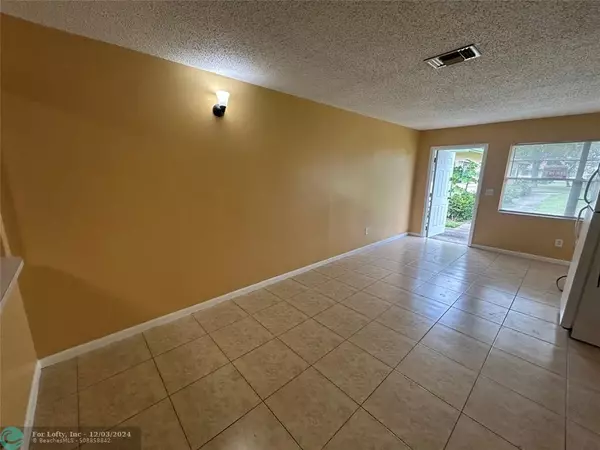 Coral Springs, FL 33065,4101 NW 88th Ave  #4-1