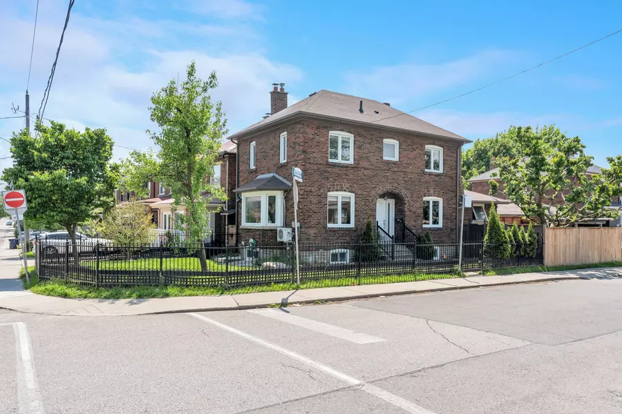 290 Westmount AVE #Lower, Toronto C03, ON M6E 3N1