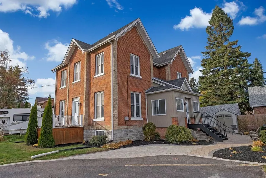 8 Wellington ST #3, Clarington, ON L1C 1V2