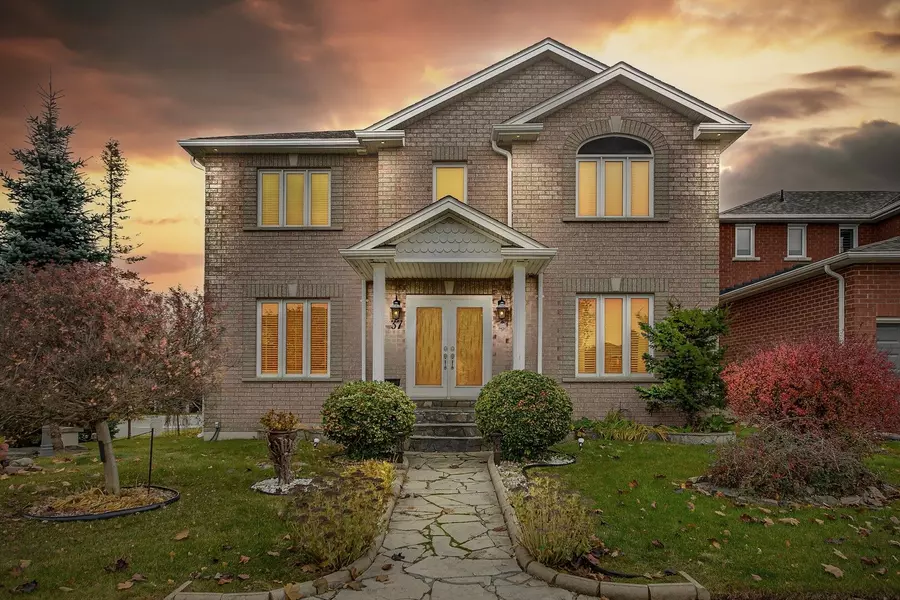 37 Saint AVE, Bradford West Gwillimbury, ON L3Z 3E6