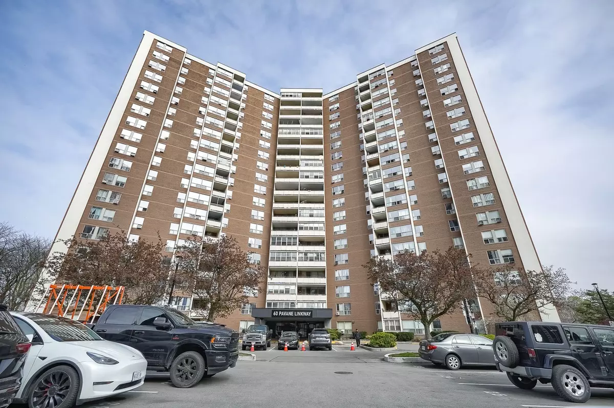 Toronto C11, ON M3C 2Y6,60 Pavane Linkway WAY #1006