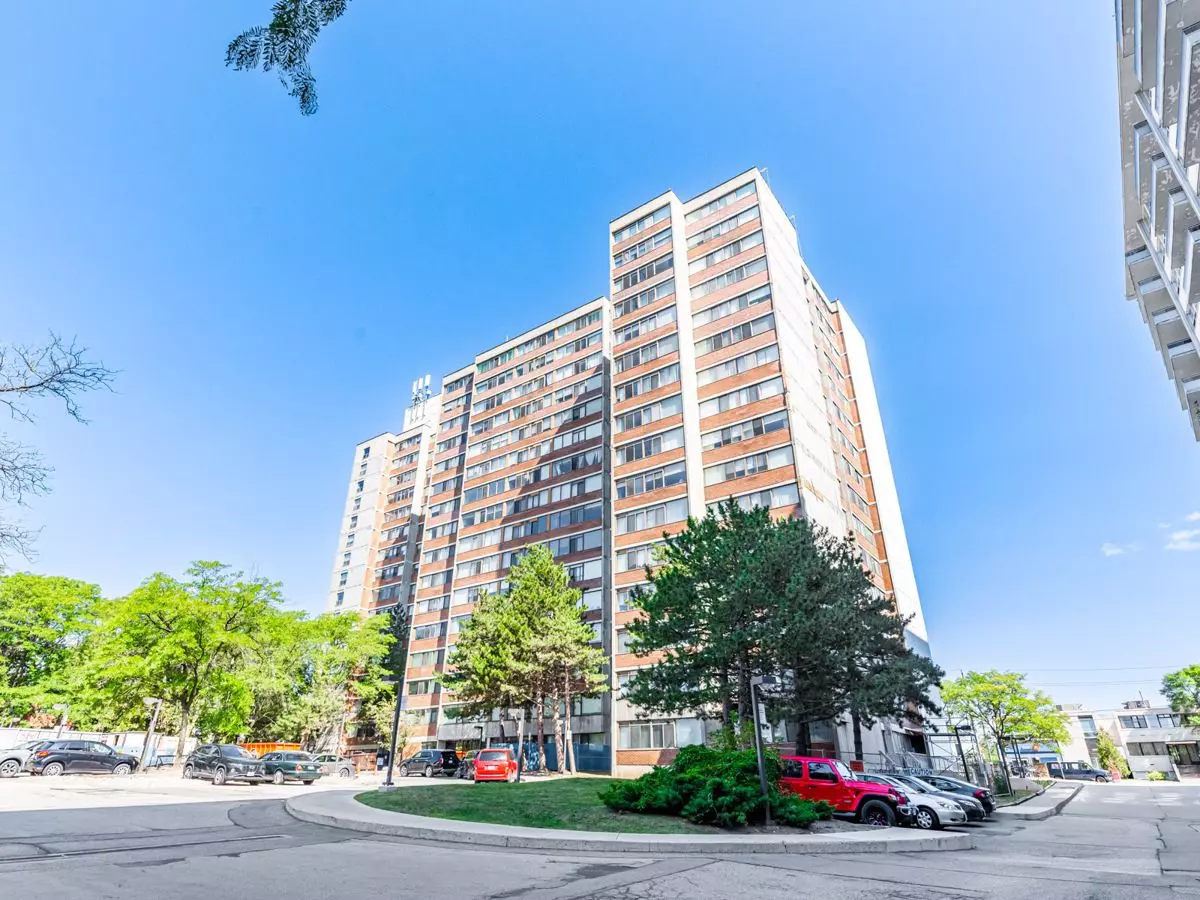 Toronto C04, ON M6B 3B4,3000 Bathurst ST #1607