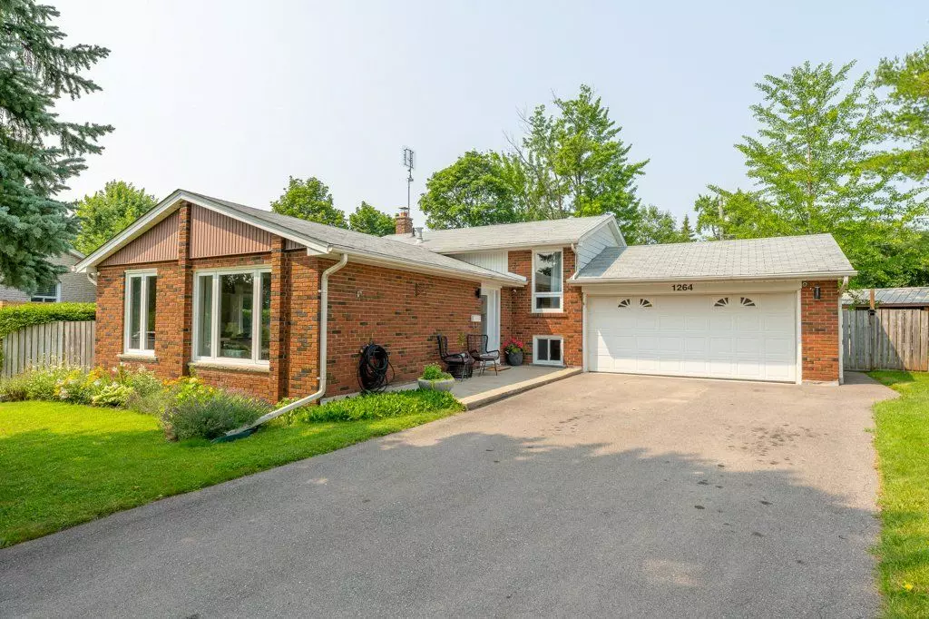 Oakville, ON L6H 2N3,1264 Landfair CRES