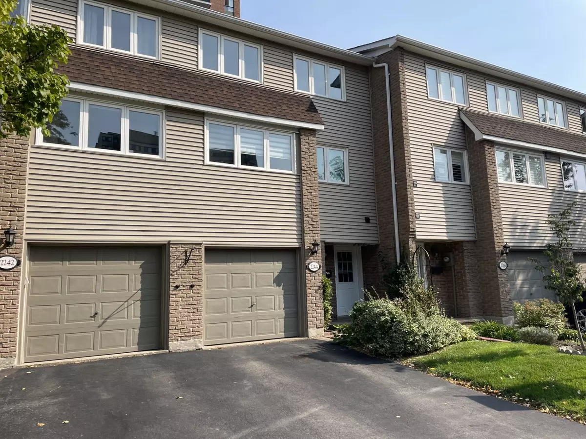 Oakville, ON L6L 1C1,2244 Marine DR #2244