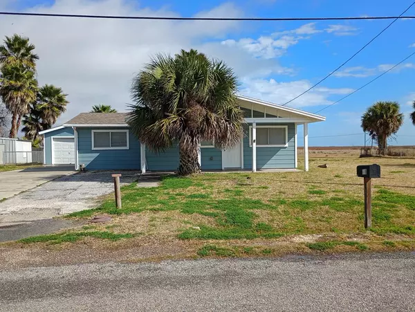 118 Port Ave., Rockport, TX 78382