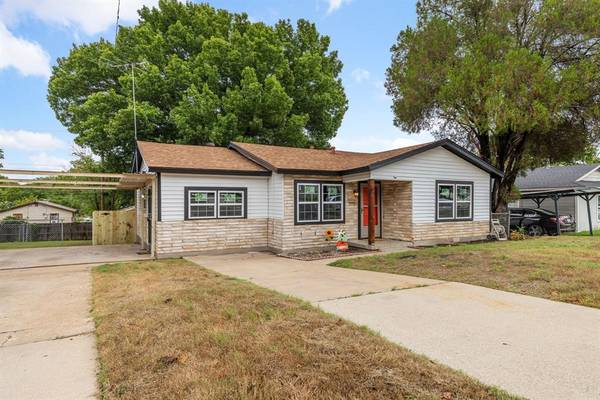 1037 E Bowie Street, Fort Worth, TX 76104