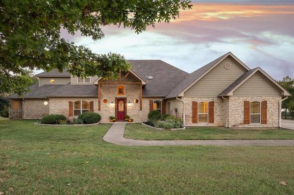 605 Sunset Point, Kerens, TX 75144