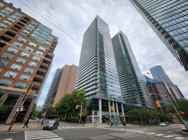 37 Grosvenor ST #410, Toronto C01, ON M4Y 3G5