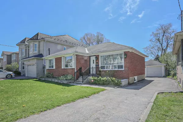 129 Mckee AVE, Toronto C14, ON M2N 4C5