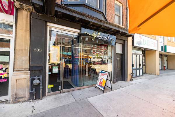 633 College ST, Toronto C01, ON M6G 1B5