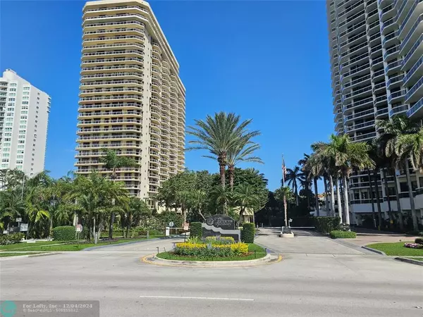 Aventura, FL 33180,20191 E Country Club Dr  #403