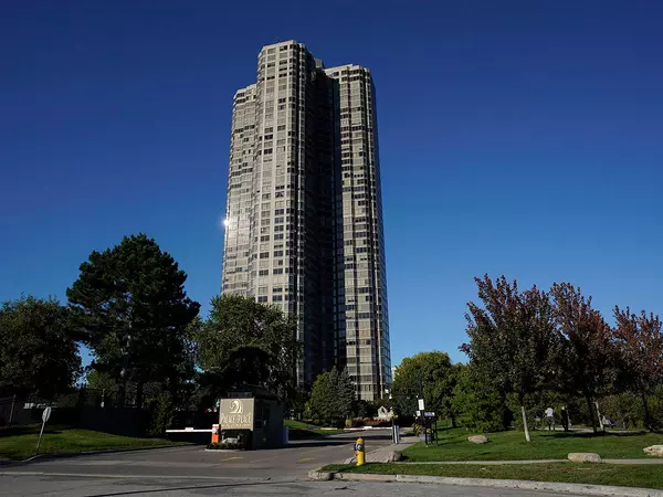 1 Palace Pier Court CT #1103, Toronto W06, ON M8V 3W9