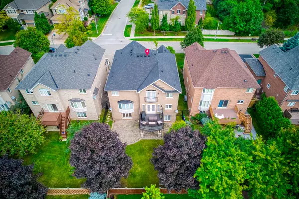 Oakville, ON L6H 7M7,2284 Nena CRES