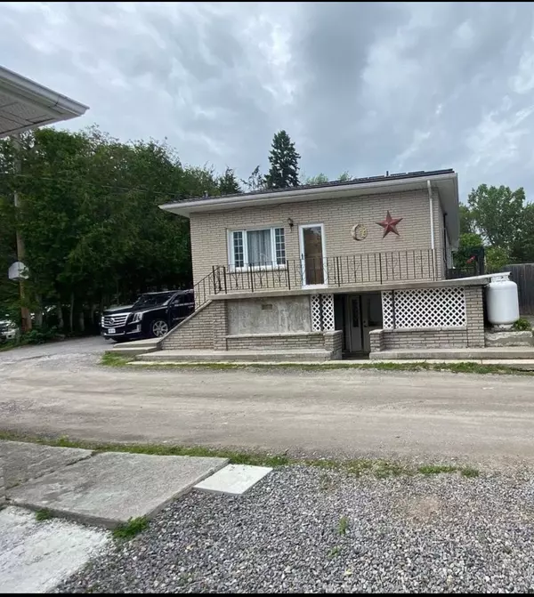 109 Catherine ST, Quinte West, ON K8V 5K9