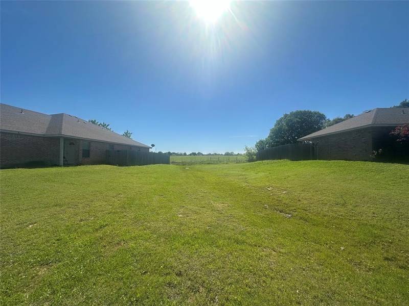 2918 James Road, Granbury, TX 76049