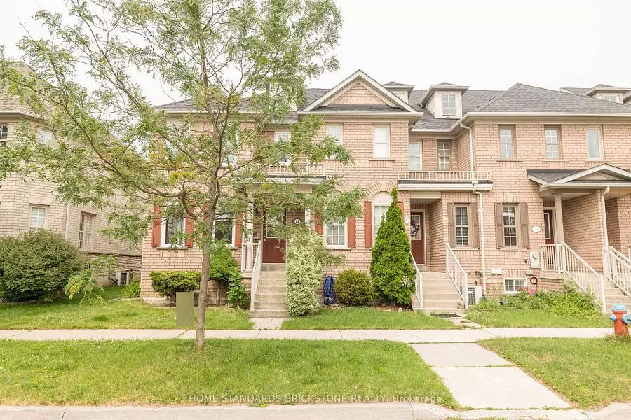 18 Ellesmere ST, Richmond Hill, ON L4B 4J4