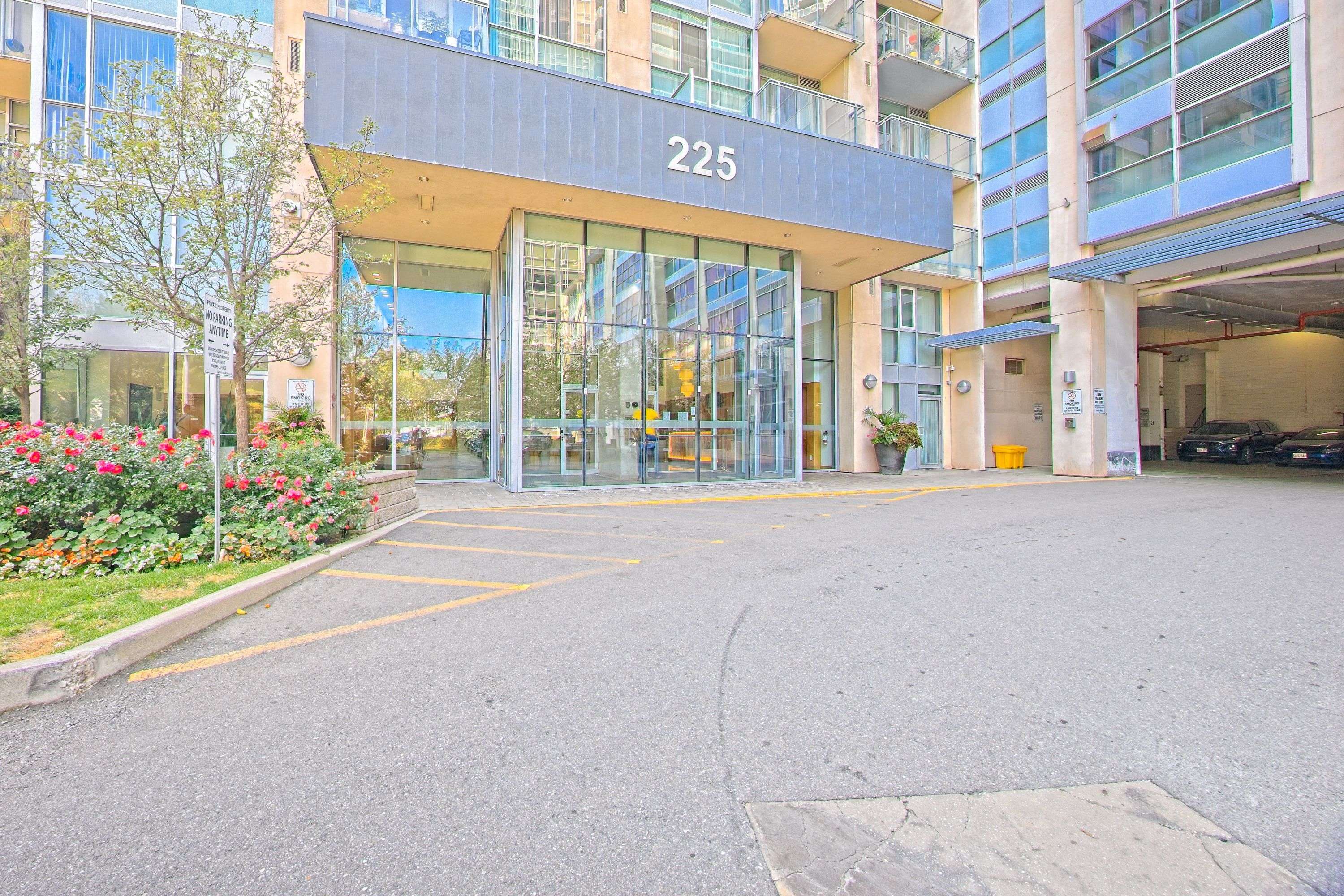 Mississauga, ON L5B 4P2,225 Webb DR #2210