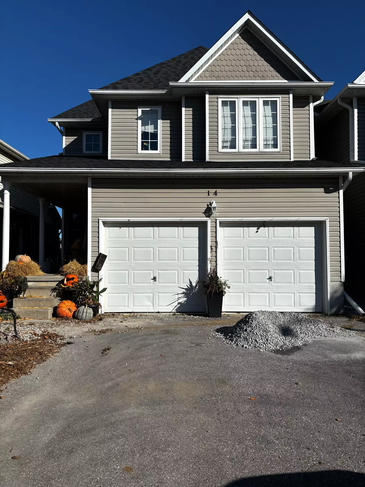 Clarington, ON L1C 2H5,14 Mann ST #Bsmt