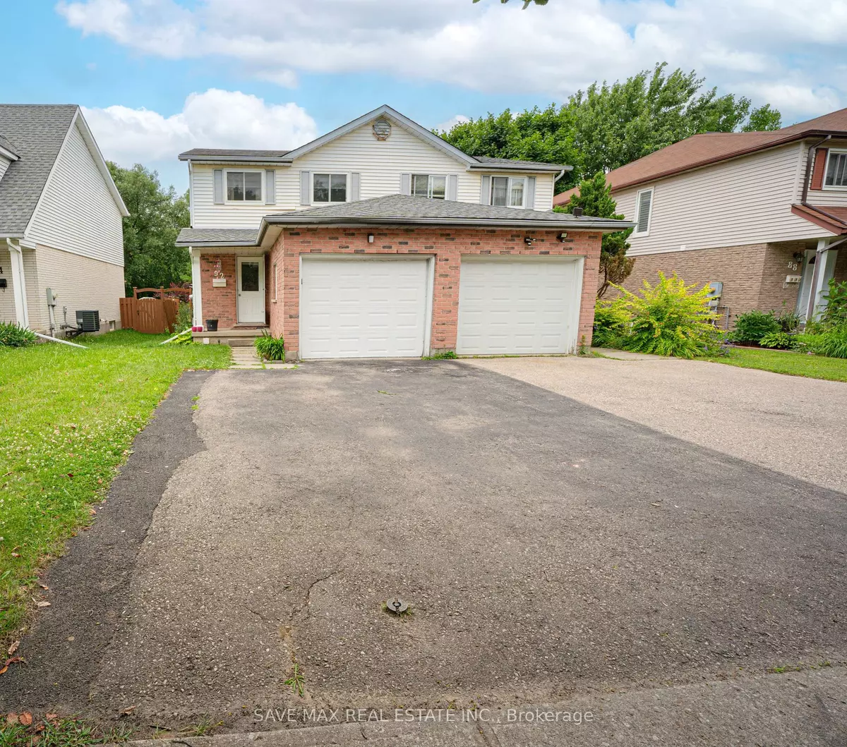 Kitchener, ON N2M 5C1,92 Highland CRES