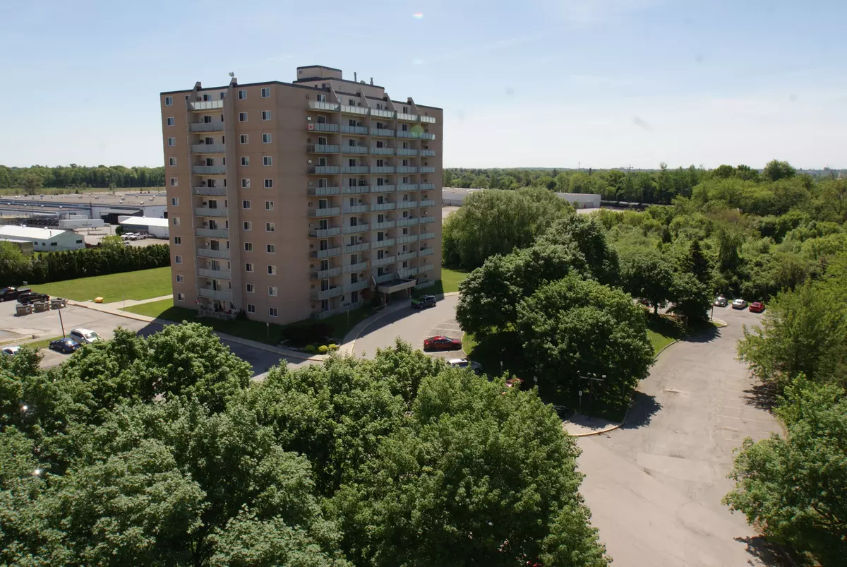 London, ON N5Y 4T9,573 Mornington AVE #408